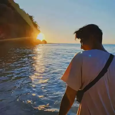 隗逸馨